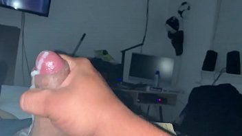 Студентка с бритыми половыми губками занимается с другом анальным порно